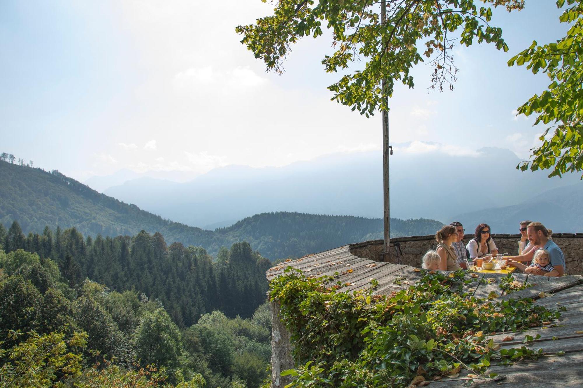 ホテル Burg Altpernstein Micheldorf in Oberösterreich エクステリア 写真